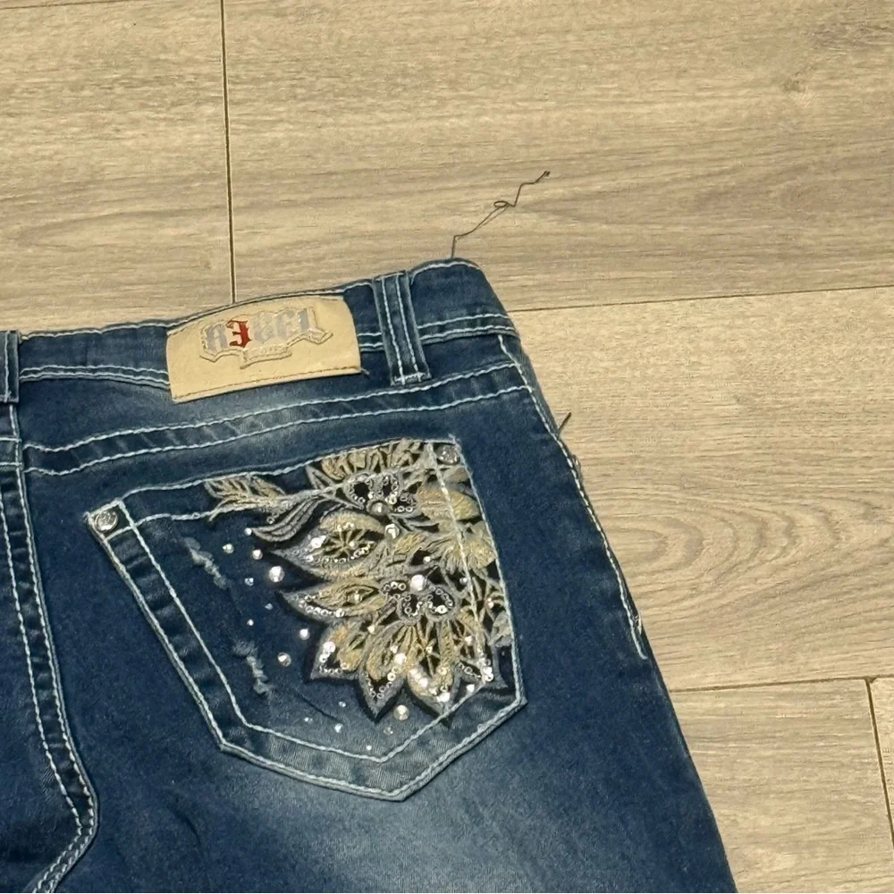 REBEL Jeans Embellished Flare Jeans Sz 7/26‎